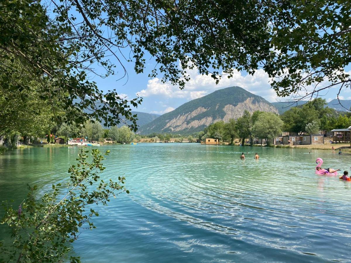 Camping Le Lac Bleu Hotel Châtillon-en-Diois Exterior foto