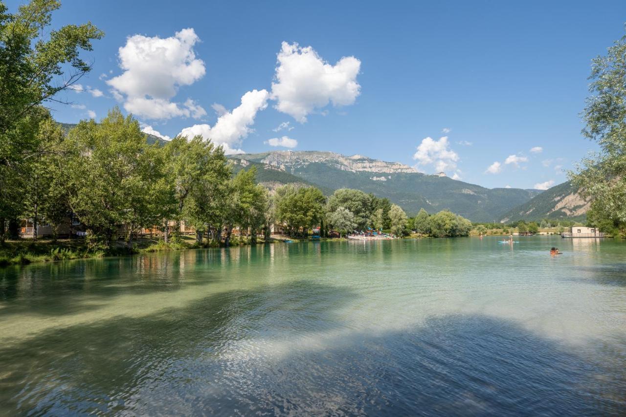Camping Le Lac Bleu Hotel Châtillon-en-Diois Exterior foto