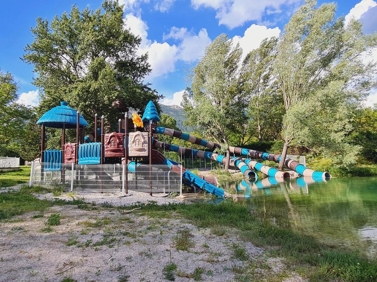 Camping Le Lac Bleu Hotel Châtillon-en-Diois Exterior foto